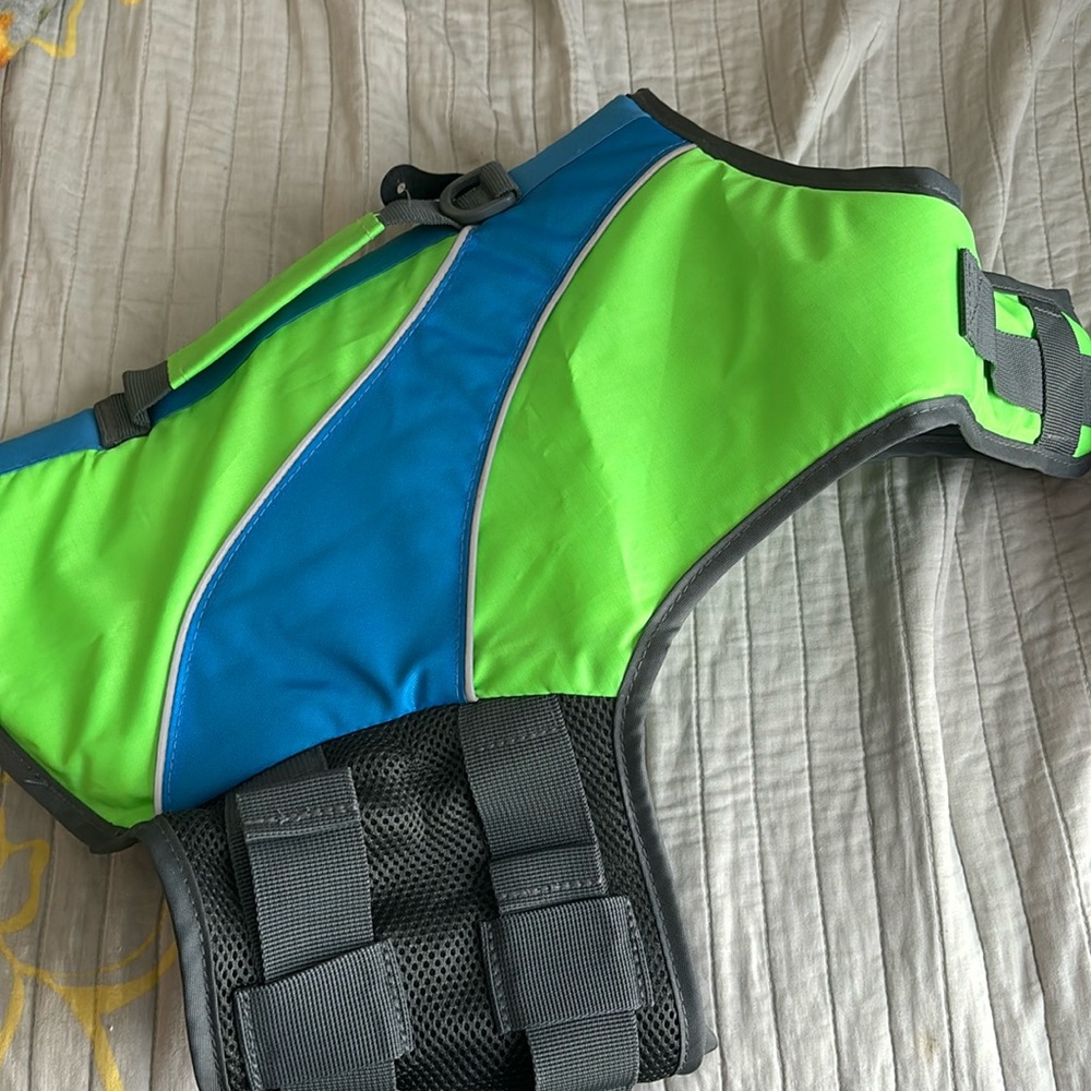Dog life vest